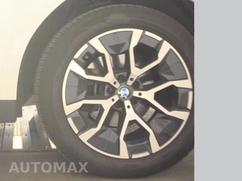 2026 BMW X3 30 xDrive - miniatura 10