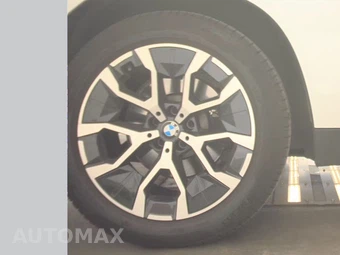 2026 BMW X3 30 xDrive - miniatura 11