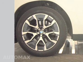 2026 BMW X3 30 xDrive - miniatura 9