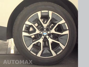 2026 BMW X3 30 xDrive - miniatura 11
