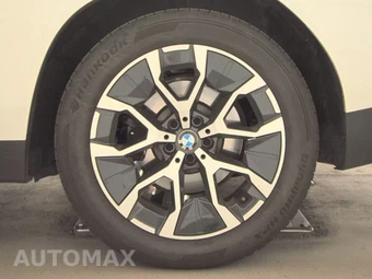 2026 BMW X3 30 xDrive - miniatura 12
