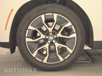 2026 BMW X3 30 xDrive - miniatura 9