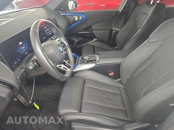 2026 BMW X3 M50 - miniatura 13