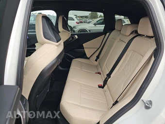 2026 BMW X3 M50 – miniatura 13