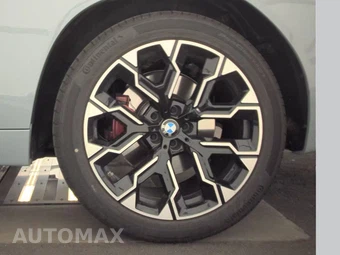 2026 BMW X3 M50 – miniatura 12