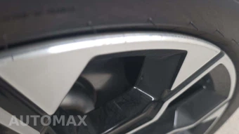 2026 BMW X3 M50 – miniatura 21