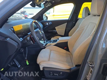 2026 BMW X3 M50 - miniatura 7