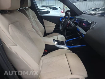 2026 BMW X3 M50 – miniatura 14