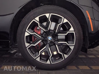 2026 BMW X3 M50 – miniatura 10
