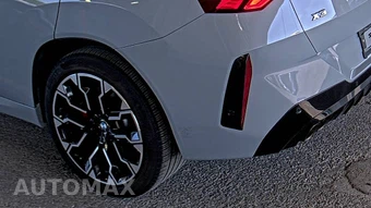 2026 BMW X3 M50 – miniatura 10