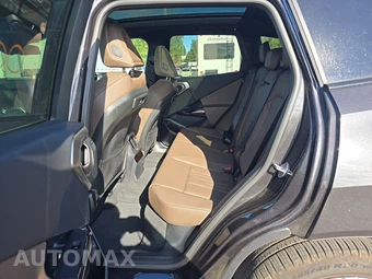 2026 BMW X3 M50 - miniatura 13