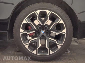 2026 BMW X3 M50 – miniatura 12