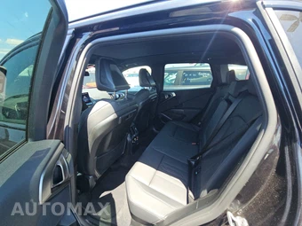 2026 BMW X3 M50 – miniatura 13