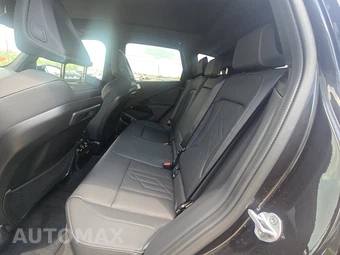 2026 BMW X3 M50 - miniatura 13