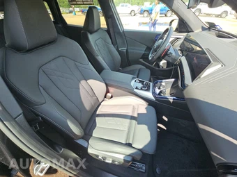 2026 BMW X3 M50 – miniatura 8