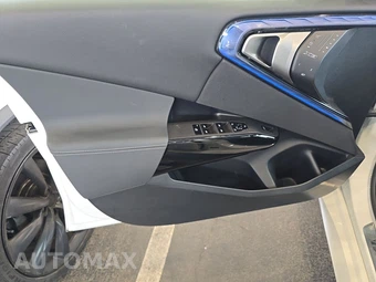 2026 BMW X3 M50 - miniatura 9