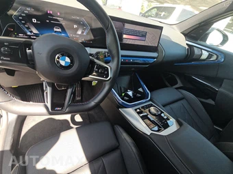 2026 BMW X3 M50 – miniatura 11
