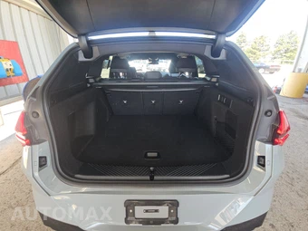 2026 BMW X3 M50 – miniatura 17