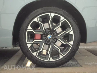 2026 BMW X3 M50 – miniatura 12