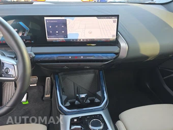 2026 BMW X3 M50 – miniatura 17