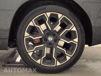 2026 BMW X3 M50 – miniatura 12