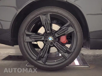 2026 BMW X3 M50 – miniatura 11