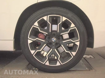 2026 BMW X3 M50 – miniatura 12