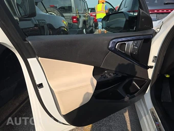 2026 BMW X3 M50 – miniatura 15