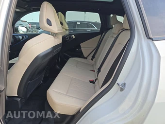 2026 BMW X3 M50 – miniatura 19