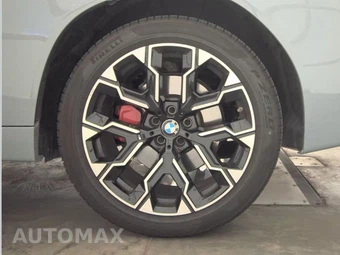 2026 BMW X3 M50 – miniatura 12