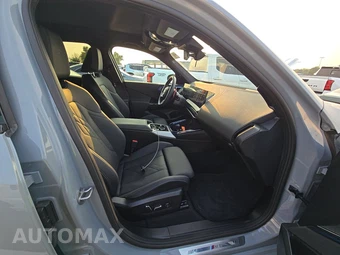 2026 BMW X3 M50 – miniatura 14