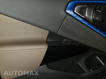 2026 BMW X3 M50 – miniatura 15