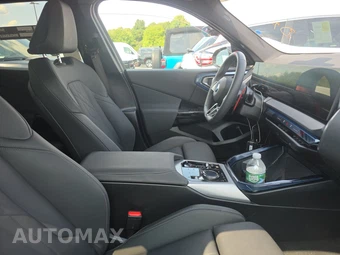 2026 BMW X3 M50 - miniatura 8