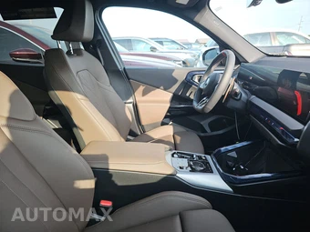 2026 BMW X3 M50 – miniatura 14