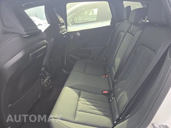 2026 BMW X3 M50 - miniatura 13