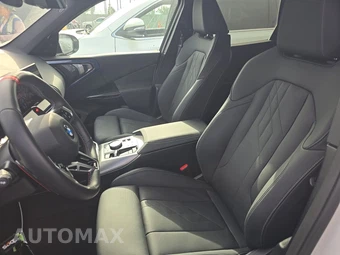 2026 BMW X3 M50 - miniatura 7