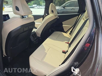 2026 BMW X3 M50 – miniatura 13