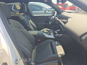 2026 BMW X3 M50 – miniatura 8