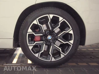2026 BMW X3 M50 – miniatura 12