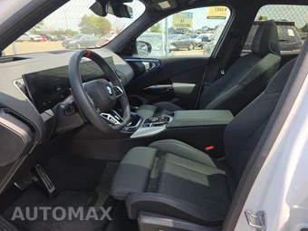2026 BMW X3 M50 – miniatura 13