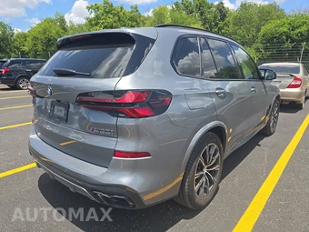 2026 BMW X5 Sports Activity Vehicle M60i xDrive – miniatura 4