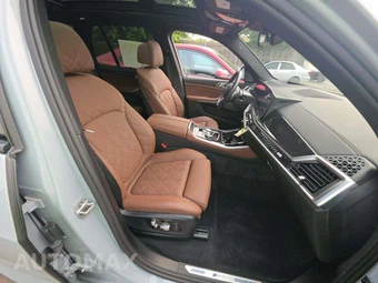 2026 BMW X5 Sports Activity Vehicle M60i xDrive – miniatura 18