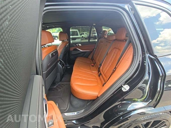 2026 BMW X5 Sports Activity Vehicle M60i xDrive – miniatura 10
