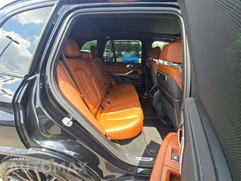 2026 BMW X5 Sports Activity Vehicle M60i xDrive – miniatura 13
