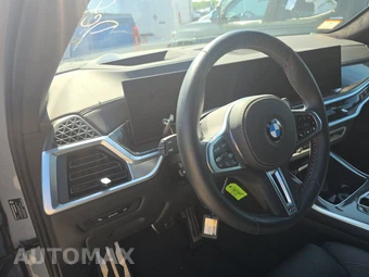2026 BMW X5 Sports Activity Vehicle M60i xDrive – miniatura 10