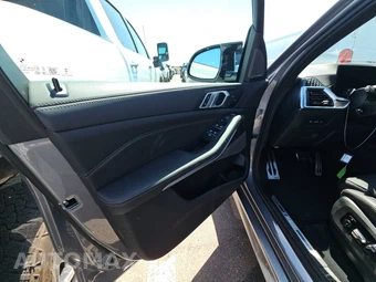 2026 BMW X5 Sports Activity Vehicle M60i xDrive - miniatura 15