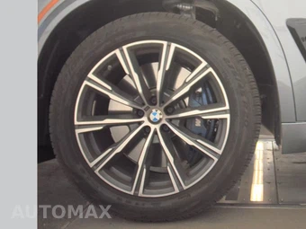 2026 BMW X5 Sports Activity Vehicle M60i xDrive - miniatura 9