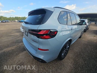 2026 BMW X5 Sports Activity Vehicle M60i xDrive – miniatura 4