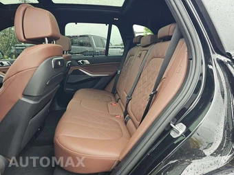 2026 BMW X5 Sports Activity Vehicle M60i xDrive – miniatura 13