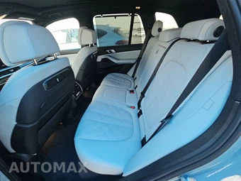 2026 BMW X5 Sports Activity Vehicle M60i xDrive – miniatura 13